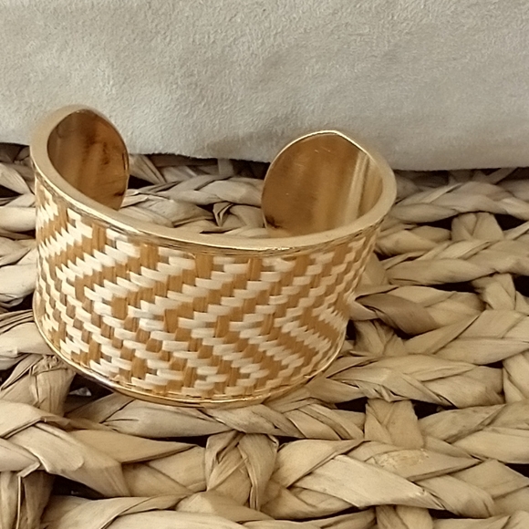 Split Bangle Cuff Bracelet  Weaved Design - Picture 8 of 9